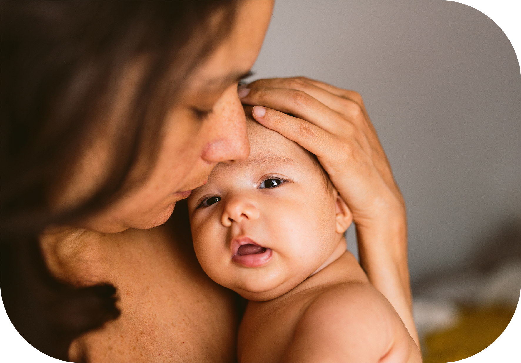 La importancia del contacto piel con piel con el bebé